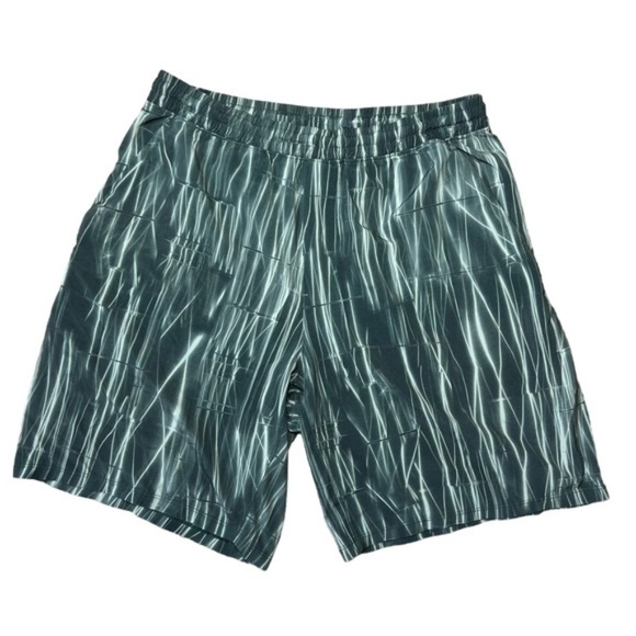 Lululemon 9" L Linerless Pace Breakers in Stroboscopic Smoked Spruce Multi - Picture 1 of 7